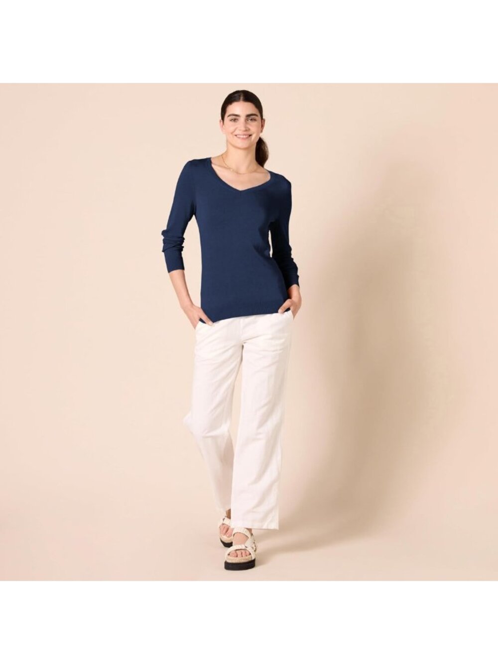 Lightweight Long-Sleeve V-Neck Sweater for Women - Cozy & Stylish Knit Top - Picture 4 of 8